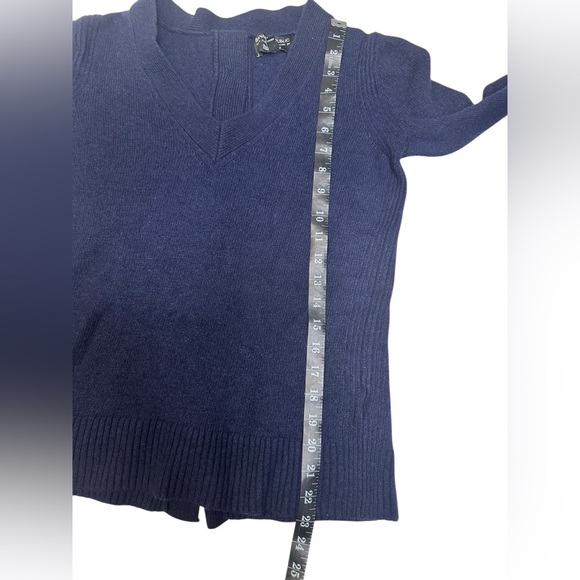 Banana Republic Women's Navy Button Back Sweater - Picture 9 of 10